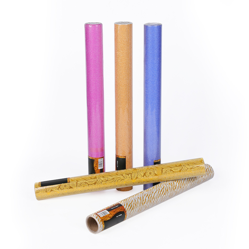 رقائق لامعة ذاتية اللصق